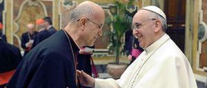 Tarcisio Bertone, Papst Franziskus.