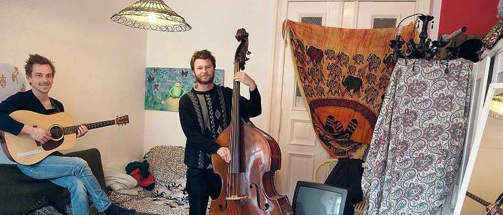 Zu Hause ist’s am schönsten. Das Folk-Pop-Duo Nature in the City spielt in einer Privatwohnung in Friedrichshain.