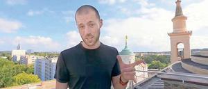 Eine Stadt „mit einem Haufen Geschichte“. Mike Corey preist die Landeshauptstadt – und begibt sich dafür auch in luftige Höhen.