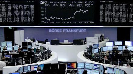 Bei den auch „Dividendenstripping“ genannten Geschäften geht es um den raschen Kauf und Verkauf von Aktien rund um den Dividendenstichtag börsennotierter Unternehmen.