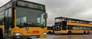 Auf dem Betriebshof ist es noch ruhig - aber auf der Fahrt kann es schon mal voll werden im Bus.
