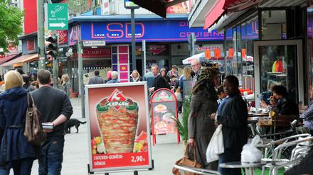 unDöner, Sexshop, Möbelladen ,und, und, und... Potsdamer Straße in Berlin