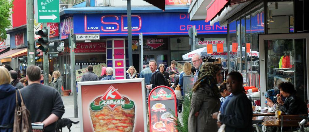 unDöner, Sexshop, Möbelladen ,und, und, und... Potsdamer Straße in Berlin