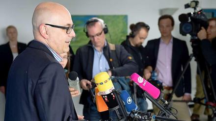 Torsten Albig, Ministerpräsident von Schleswig-Holstein, hat eine heftige Debatte über eine Sonderabgabe für Autofahrer ausgelöst.