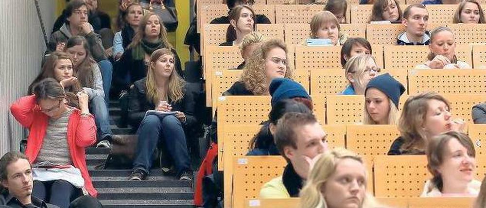 Dicht gedrängt. NC-freie Fächer könnten zu überfüllten Hörsälen führen.