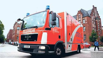 Außen rot und innen teuer - So sieht es aus: das Berliner Schlaganfall-Mobil.