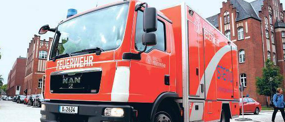 Außen rot und innen teuer - So sieht es aus: das Berliner Schlaganfall-Mobil.