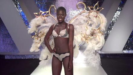 Löscht die Kommentare nicht. "Germany's Next Topmodel"-Kandidatin Aminata wird auf Facebook rassistisch beleidigt. 