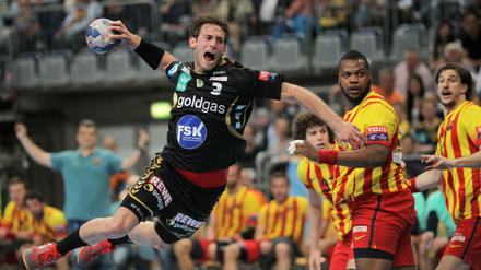 Anflug auf einen Titel. Die Rhein-Neckar Löwen (Szene mit Uwe Gensheimer aus dem Spiel gegen Barcelona) spielen eine überragende Saison. In der Bundesliga können die Mannheimer aus eigener Kraft Meister werden, in der Champions League haben sie gute Chancen auf den Halbfinal-Einzug. 