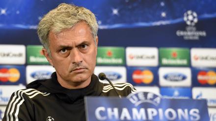 Warum denn so grimmig? Jose Mourinho ist nach Chelsea zurückgekehrt und hat eigentlich alles so vorgefunden, wie er es im September 2007 verlassen hat.