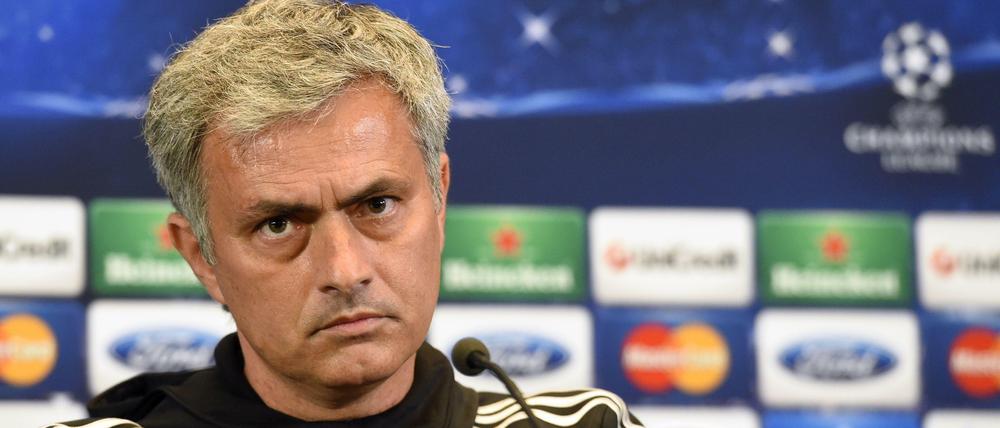 Warum denn so grimmig? Jose Mourinho ist nach Chelsea zurückgekehrt und hat eigentlich alles so vorgefunden, wie er es im September 2007 verlassen hat. 