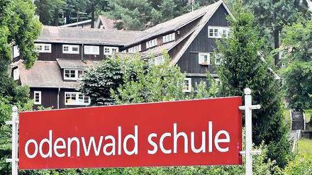 Kinderporno-Verdacht gegen einen Lehrer der Odenwaldschule. 