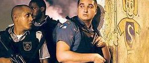 Die Spezialpolizei im Kampf gegen Randalierer in Rio de Janeiro. 