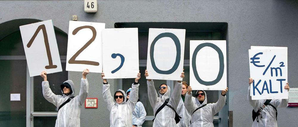 Performance-Gruppe in Berlin zum Thema - na, klar - steigenden Mieten.