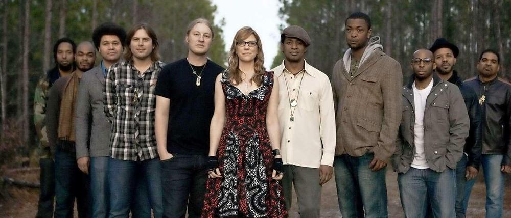 Eine starke Verbindung: die Tedeschi Trucks Band.