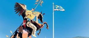 Willkommen! Indianerskulptur vor dem Besucherzentrum der Osoyoos