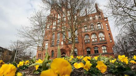 Objekt der Begierde. In das Rathaus Schmargendorf soll das Vermessungsamt einziehen. Die Folgen treffen die Orff-Grundschule