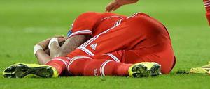 Mario Mandzukic am Boden. Bei Real Madrid haben die Bayern am Mittwochabend eine Niederlage kassiert.