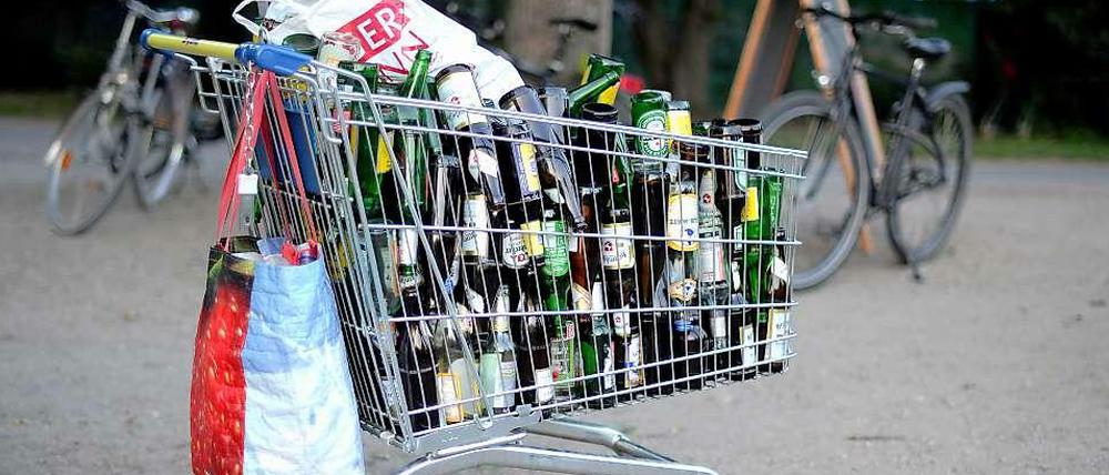 Warum sammeln Menschen Pfandflaschen? Wir porträtieren vier Berliner, die damit Geld verdienen.