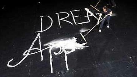 Wisch und weg: Traum im Raum in "Dreamed Apparatus".