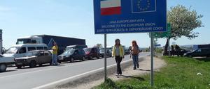 Willkommen in der EU - ein Schild auf der polnischen Seite der Grenze heißt Besucher willkommen.