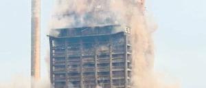 Ehe es Peng macht. Auch Elfenbeimtürme müssen beizeiten geräumt werden. Foto: dpa