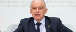 Ueli Maurer.