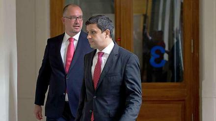 Der Berliner SPD-Landesvorsitzende Jan Stöß (links) und der Fraktionsvorsitzende Raed Saleh (rechts) im Berliner Abgeordnetenhaus.