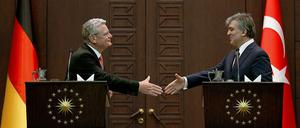Bundespräsident Joachim Gauck beim Treffen mit seinem türkischen Kollegen Abdullah Gül in Ankara.