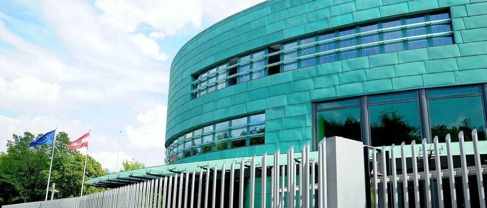 Eröffnet am 5. Juli 2001: Hans Holleins Gebäude der Österreichischen Botschaft in Berlin-Tiergarten.