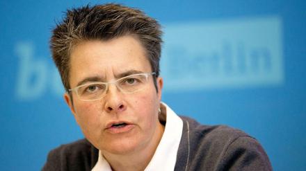 In der Kritik. Friedrichshain-Kreuzbergs grüne Bürgermeisterin wehrt sich gegen Vorwürfe, zu wenig für die Flüchtlinge gemacht zu haben.