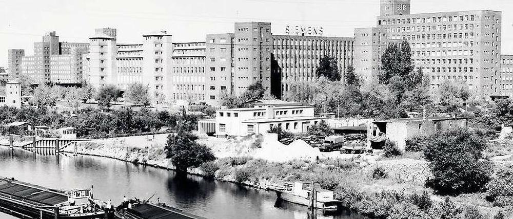 Auf neuem Kurs. Zu den ersten deutschen Unternehmen, die sich beraten ließen, gehörte Siemens – hier das Werk in West-Berlin.