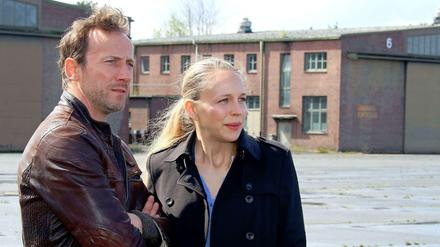 Der Krimi „Kaltstart“ führte die Ermittler Falke (Möhring) und Lorenz (Petra Schmidt-Schaller) nach Wilhelmshaven.