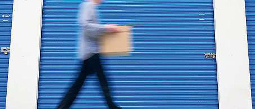 Der Weg ins Lager ist das Ziel. Manches Hab und Gut wird hier vor dem Partner in Sicherheit gebracht.