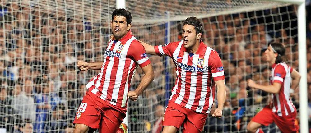 Das Tor zum Finale. Diego Costa (vorn links) trifft per Elfmeter zum vorentscheidenden 2:1 für Atletico.