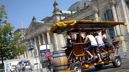 Wie lange due Bierbikes noch auf Berlins Straßen fahren dürfen, ist zurzeit unklar.
