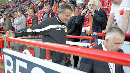 Adieu, Uwe. Neuhaus bleiben noch zwei Spiele.