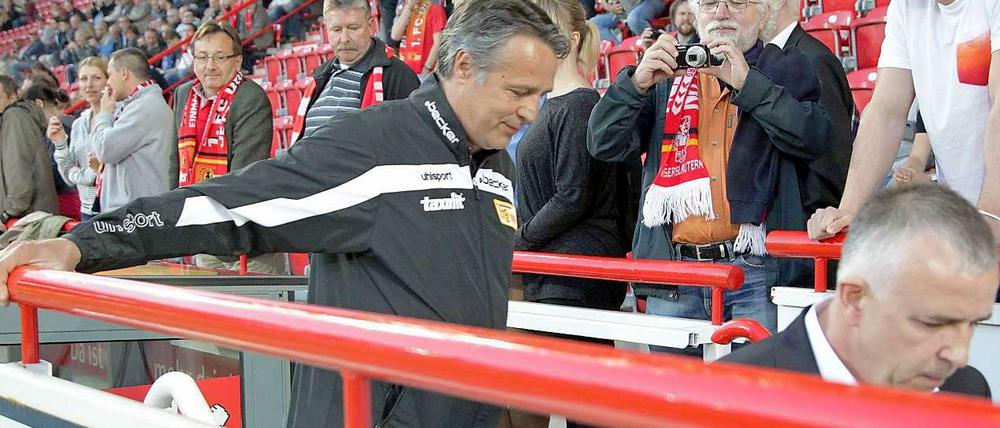 Adieu, Uwe. Neuhaus bleiben noch zwei Spiele.