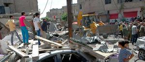 Bombenexplosionen im Zentrum von Homs. Nabil wollte raus aus dem Kriegsgebiet und bat Tom um einen riesigen Gefallen.