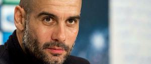 Pep Guardiola hält an seinem Spielsystem fest.