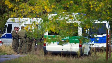 Einsatz am Stadtrand. Hunderte Polizisten suchten monatelang nach dem Täter.