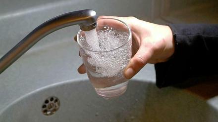 Kein teures Vergnügen. Die Berliner Wasserpreise sinken weiter.
