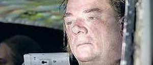 Peter Kurth als Onkel Wanja
