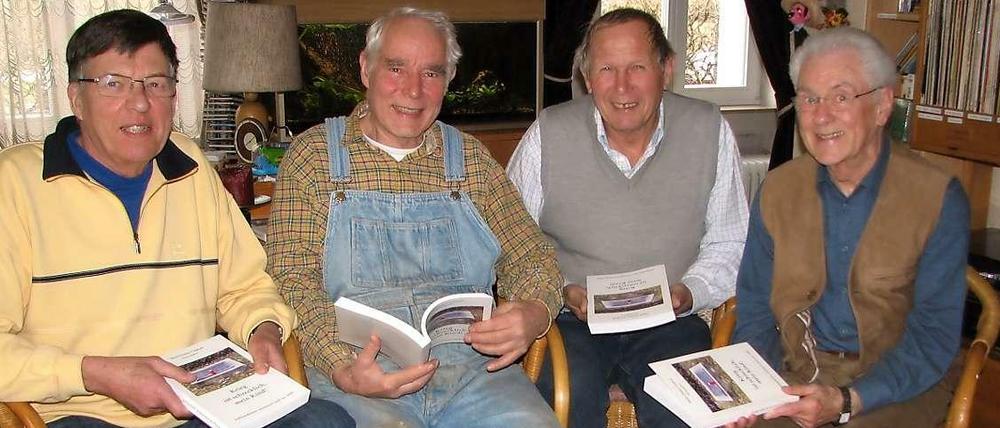 Zeitzeugen und Buchautoren aus Lust und Verantwortung, Bernd Schulze, Wolf-Dieter Glatzel, Ludwig Schlottke und Wolfgang Mertens (v.l.n.r.)