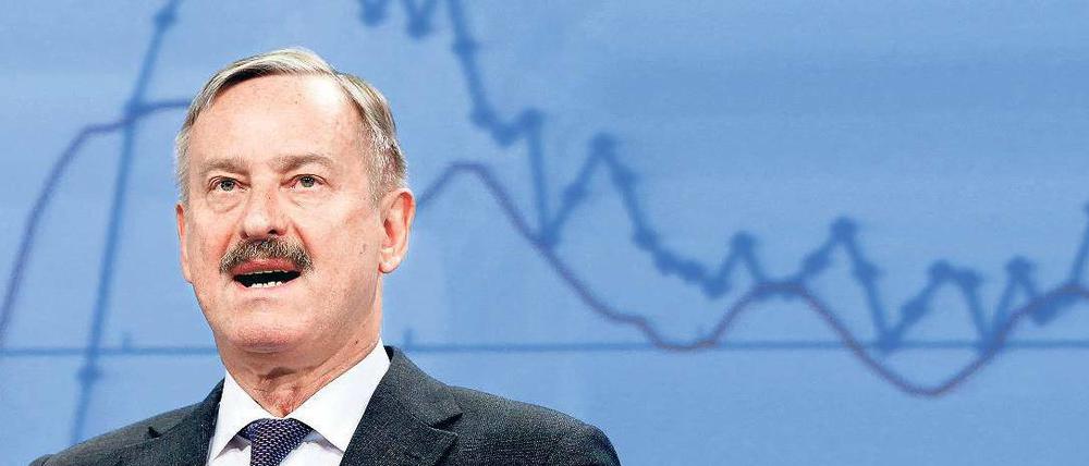 Am Ende der Talfahrt. „Der Aufschwung hat Fuß gefasst“, sagte EU-Kommissar Siim Kallas, der während des Europawahlkampfs EU-Währungskommissar Olli Rehn vertritt, am Montag in Brüssel.