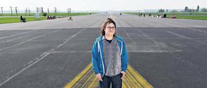 Bereit zum Abheben. Thilo Bock, 40, wohnt in Tiergarten und hat den einstigen Flughafen Tempelhof zum Schauplatz seines dritten Romanes gemacht.