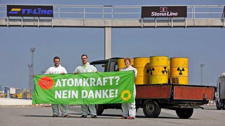 Die Grünen-Bundestagsfraktion fordert, nach dem Atomausstieg in Deutschland auch internationale Atom-Abkommen zu kündigen