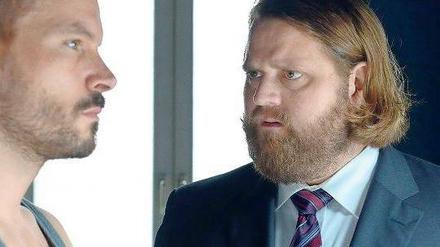 Waren Freunde, werden Partner, werden... Der Detektiv Leo Oswald (Wanja Mues, links) und der Anwalt Benni Hornberg (Antoine Monot Jr.) haben eine schwierige Zweierbeziehung. Hornberg wirft Oswald Verrat vor. Foto: ZDF