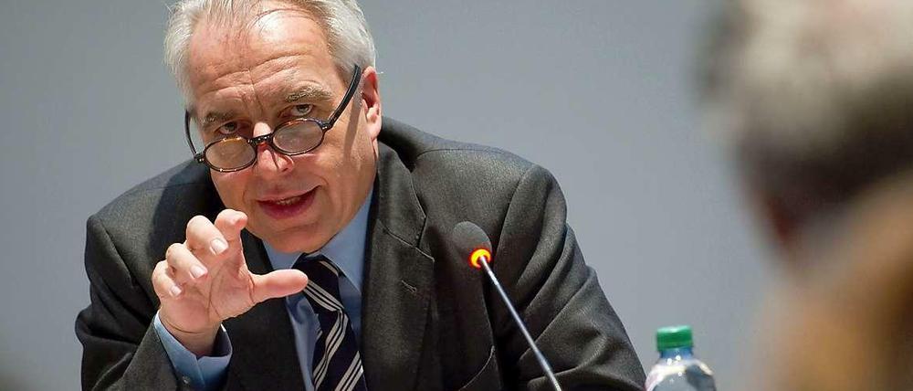 Martin Roth, 59, leitet seit Herbst 2011 das Londoner Victoria and Albert Museum - als erster Deutscher an der Spitze eines britischen Topmuseums.