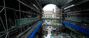 Blick auf den Bundesrat. Aus der glasüberdachten Passage der „Mall of Berlin“ schaut man auf den Sitz der Länderkammer in der Leipziger Straße.